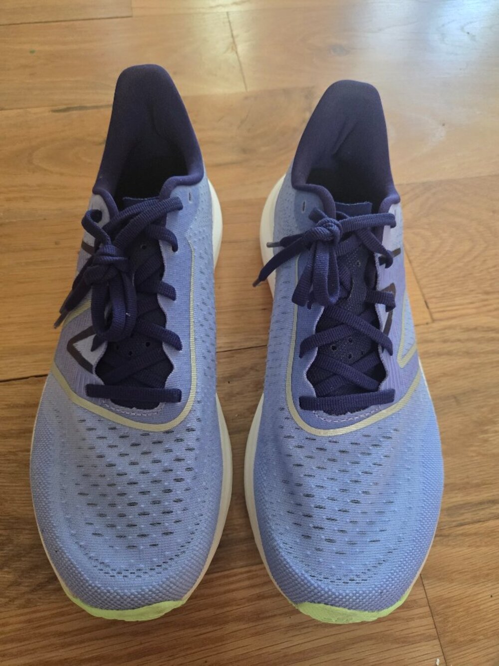 New Balance FuelCell Rebel v3 Women's size 10